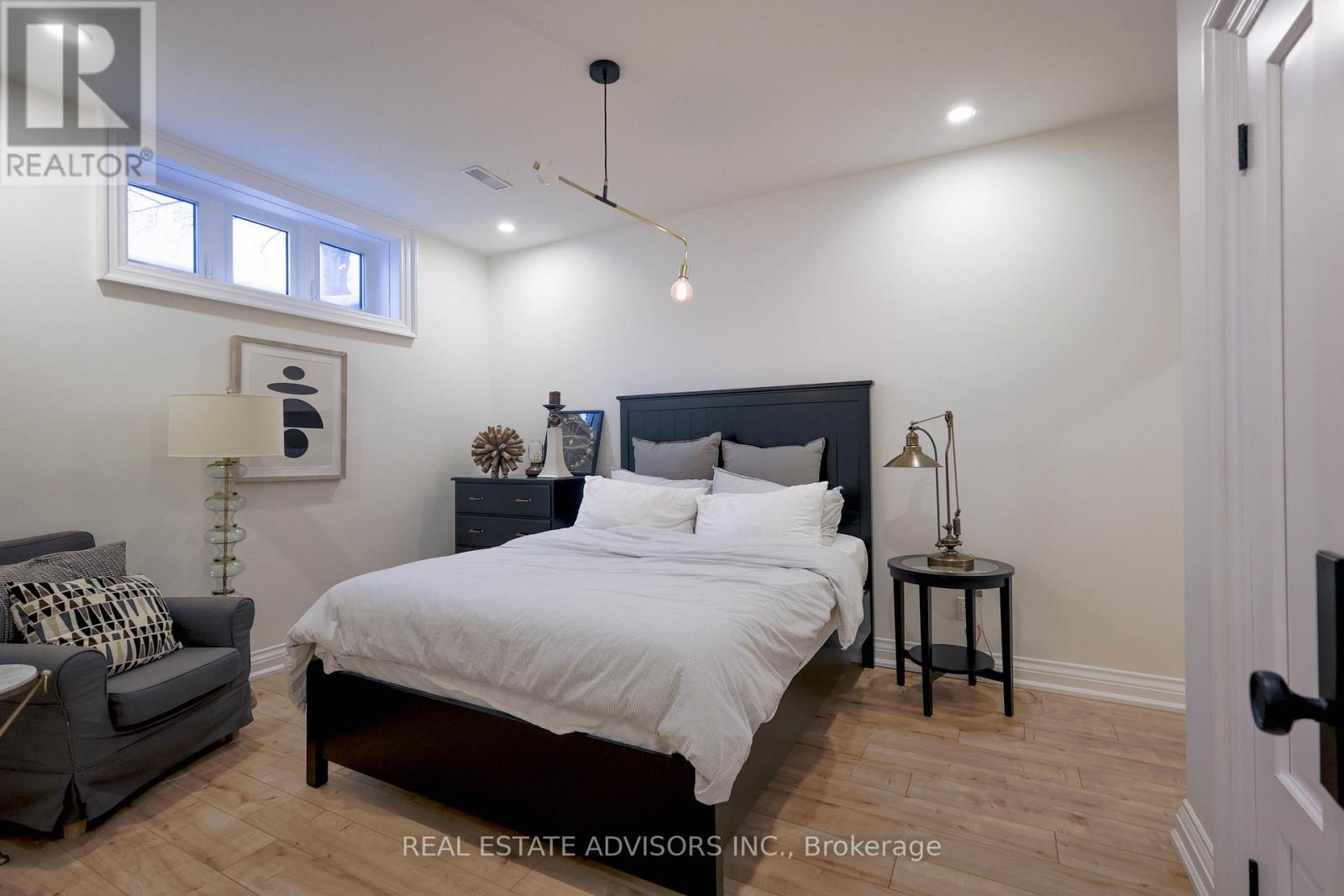 20 ARROWSTOOK ROAD - 45