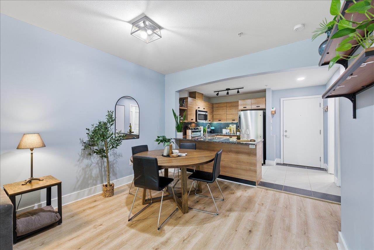 121 6688 120 STREET, Surrey