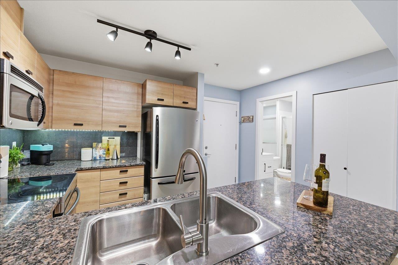 121 6688 120 STREET, Surrey