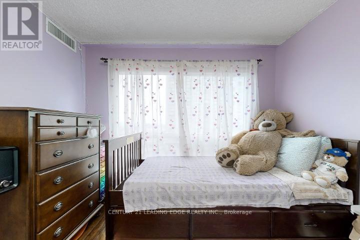 #516 2550 LAWRENCE AVENUE - 22
