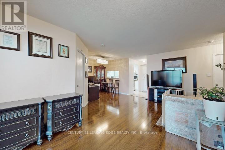 #516 2550 LAWRENCE AVENUE - 24