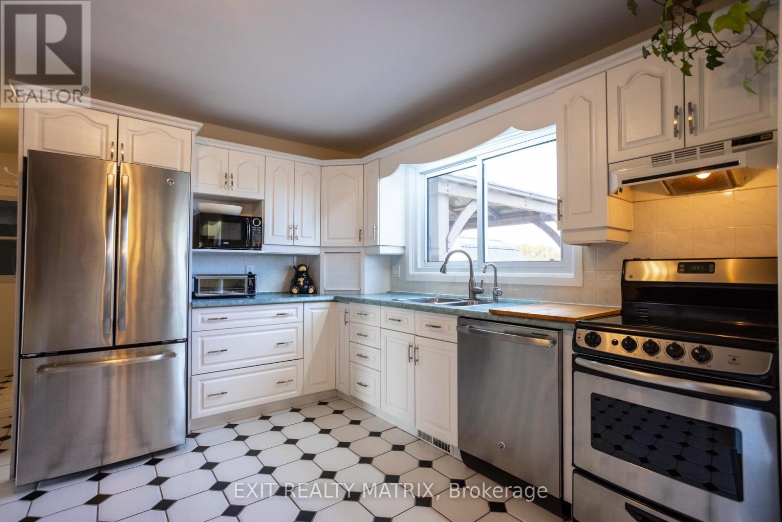 209 QUEEN STREET W - 13
