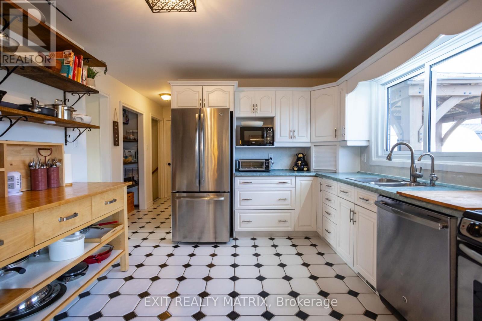 209 QUEEN STREET W - 12