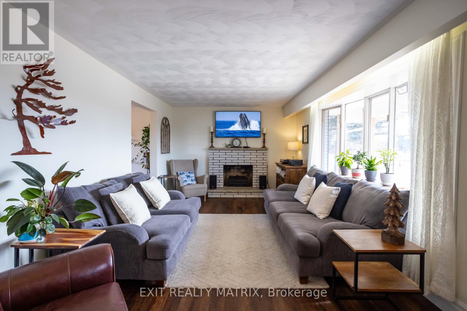 209 QUEEN STREET W - 4