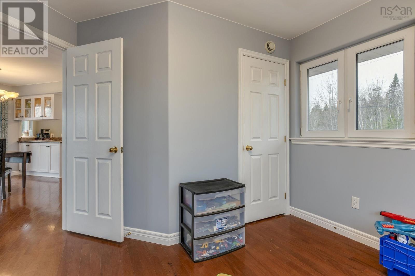 Property 14 of 50 of 31 Limestone Avenue