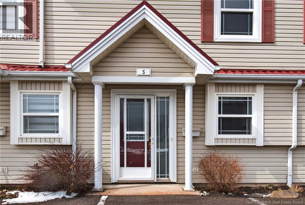 #5 380 Champlain Street - 2