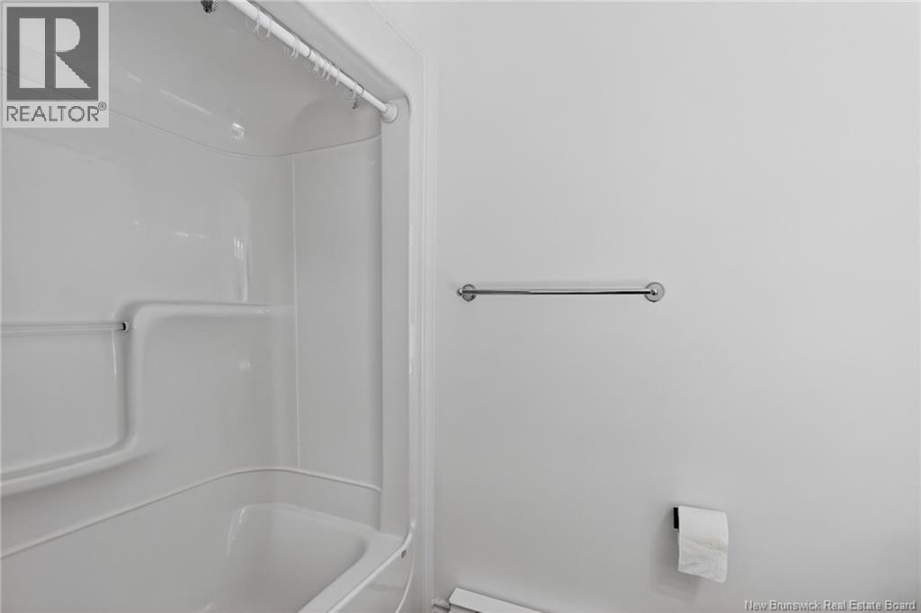 #5 380 Champlain Street - 21