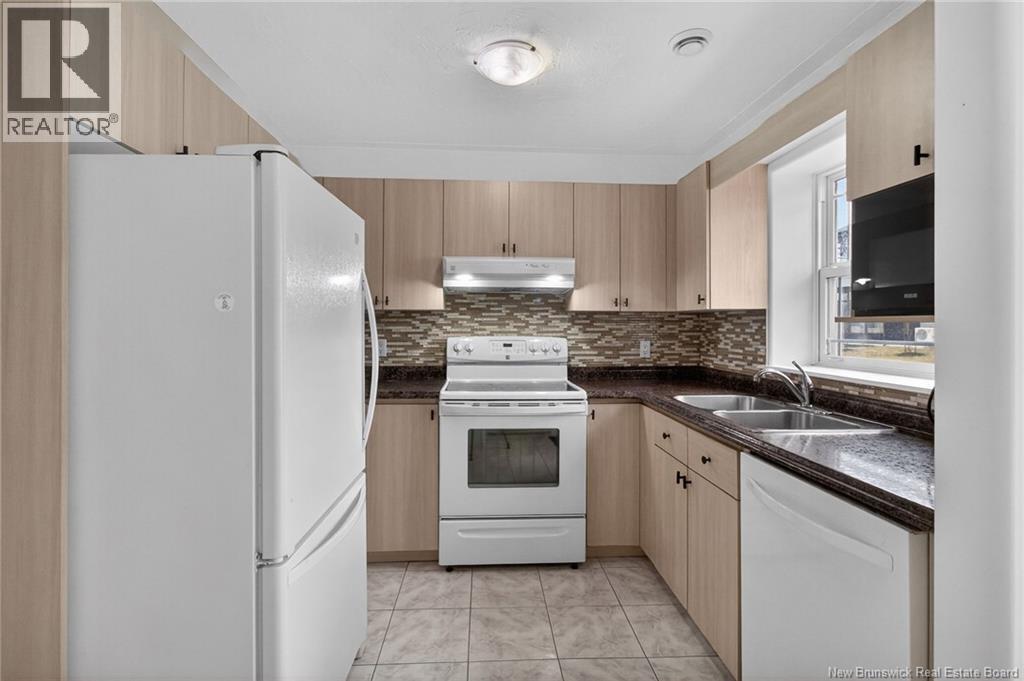 #5 380 Champlain Street - 4