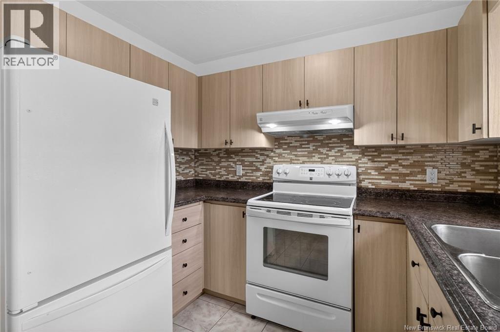 #5 380 Champlain Street - 6