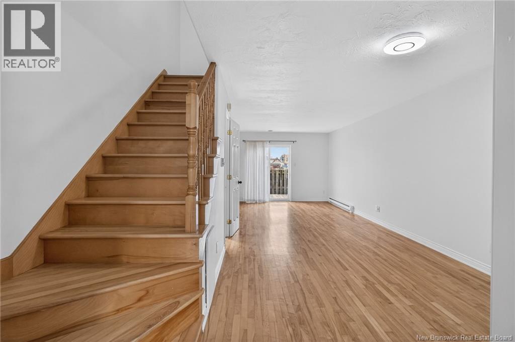#5 380 Champlain Street - 7