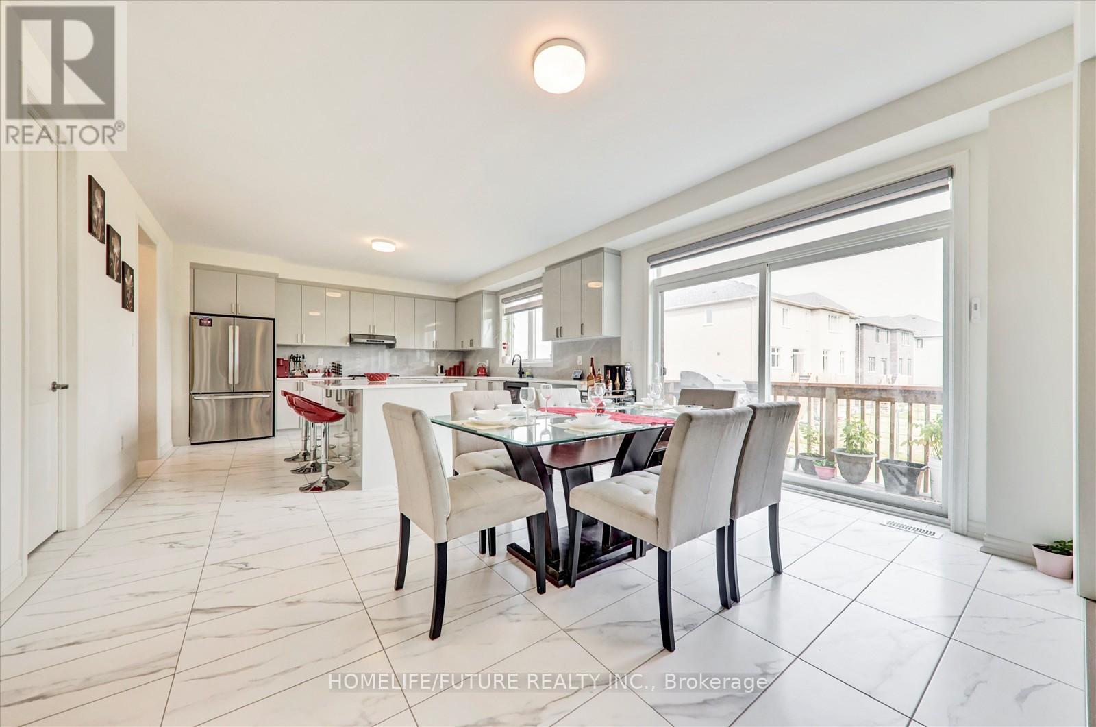 4 EMERALD GROVE - 14