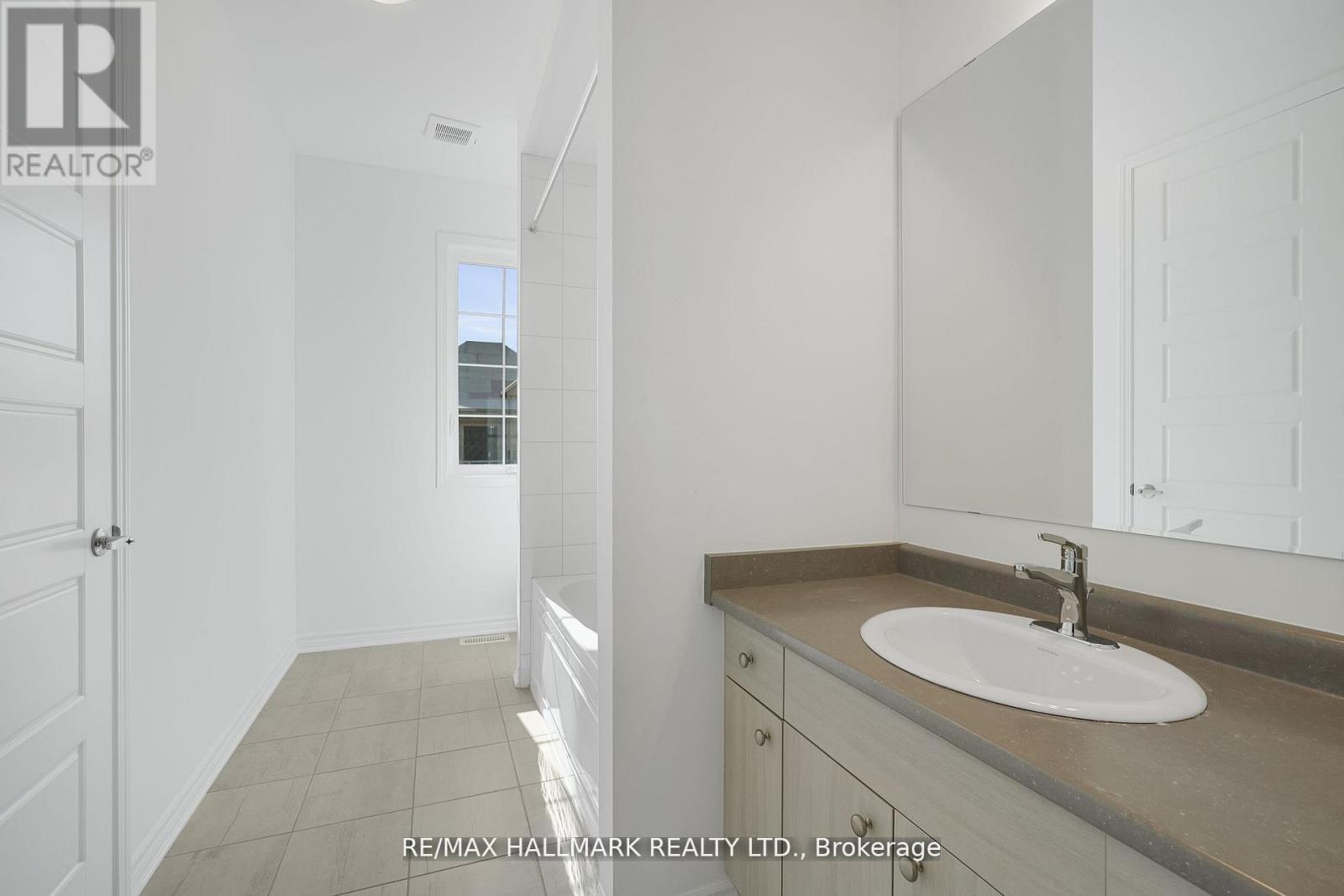 634 NEWLOVE STREET - 19