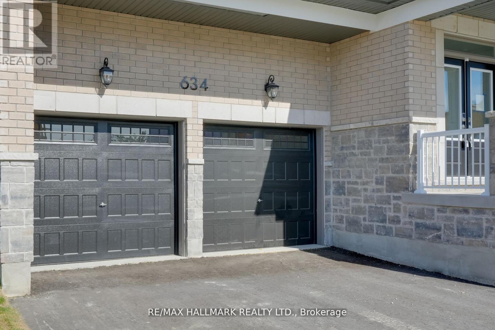 634 NEWLOVE STREET - 3