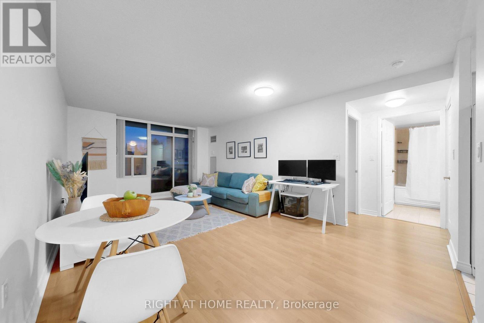 #216 2100 JOHN STREET - 1