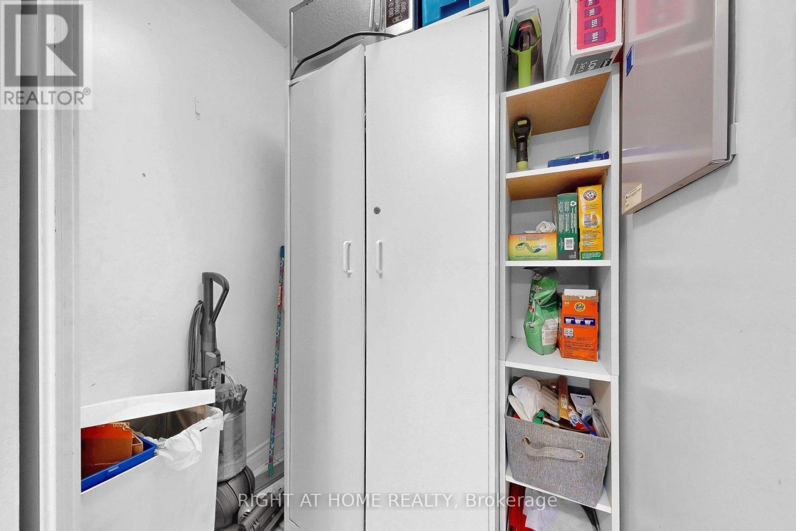 #216 2100 JOHN STREET - 19