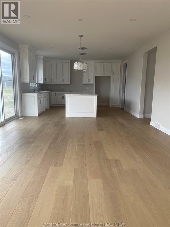 7350 GARNET CRESCENT - 6