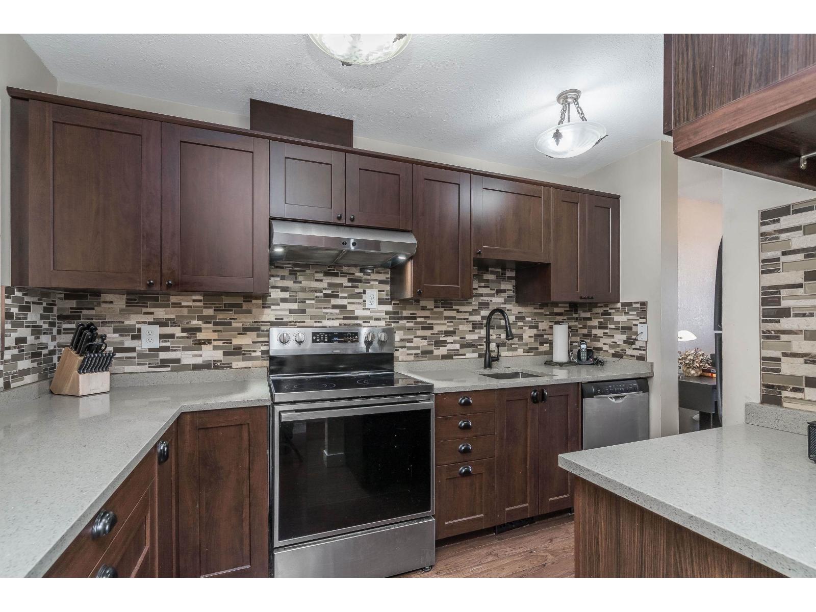 21 8863 216 STREET, Langley