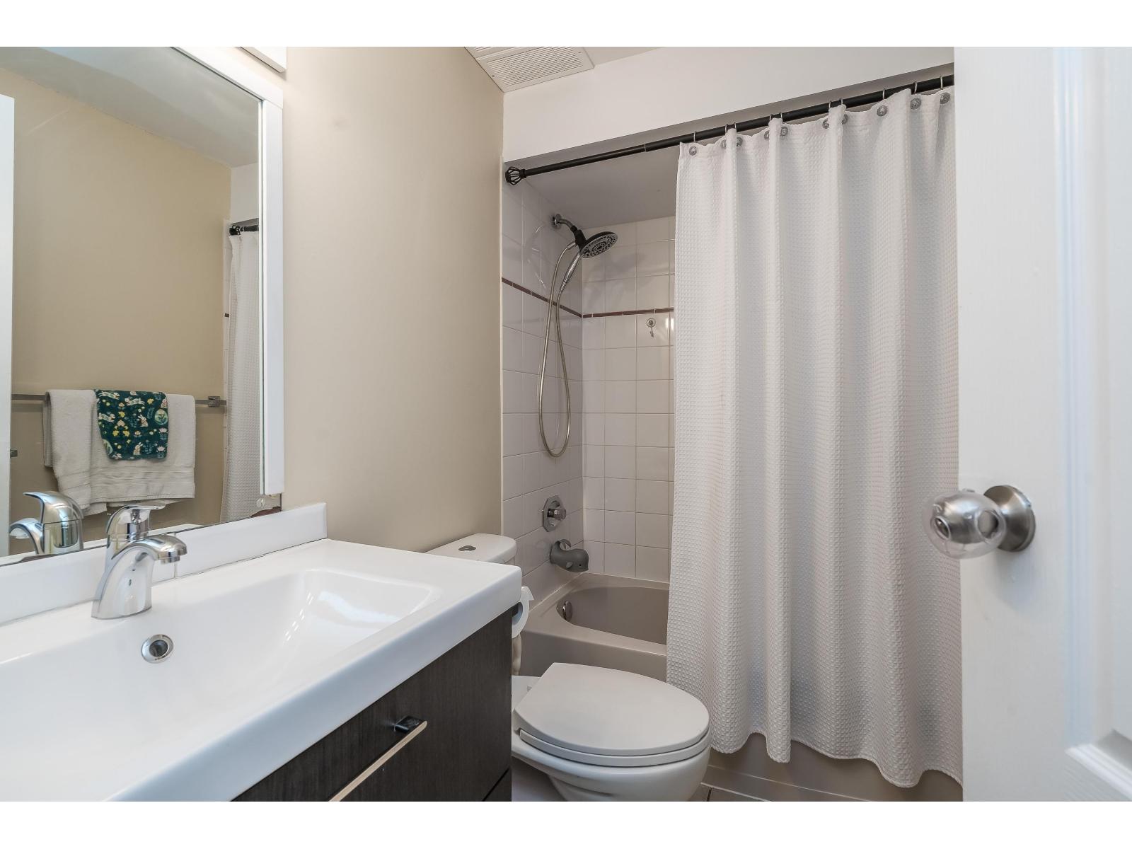 21 8863 216 STREET, Langley