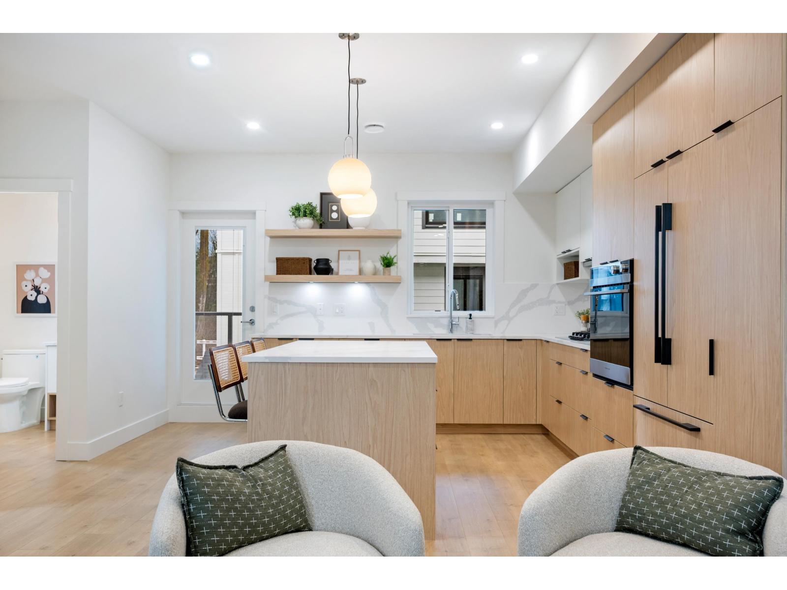 5 5993 143 STREET, Surrey