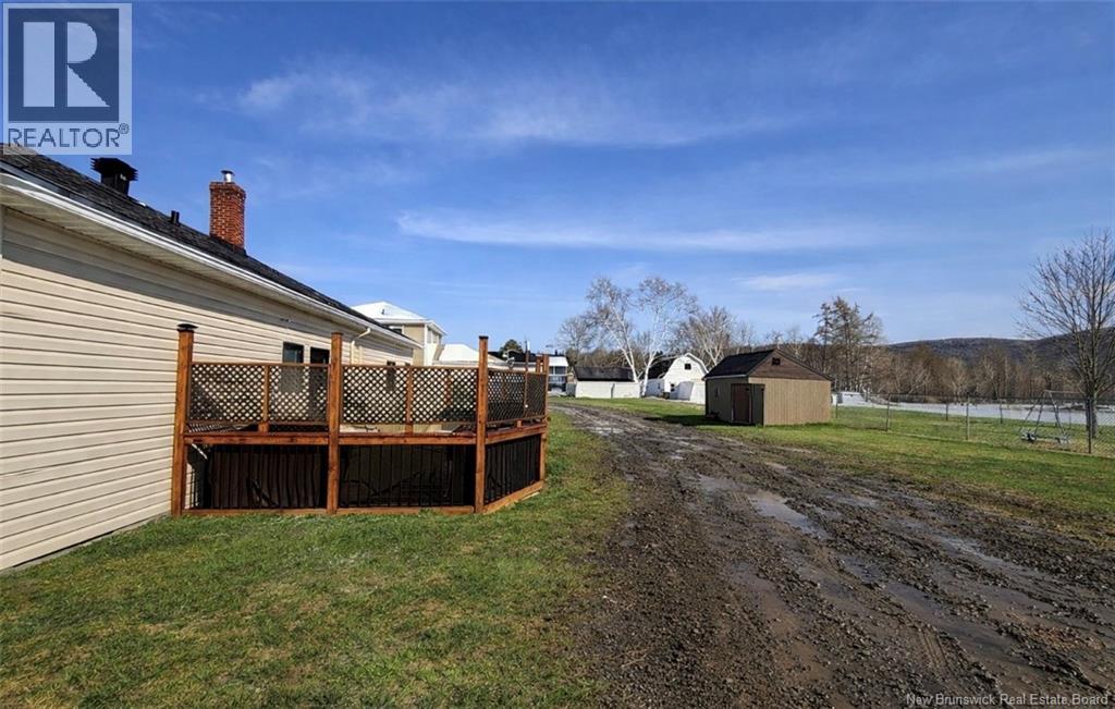 2116 Commerciale Street - 25
