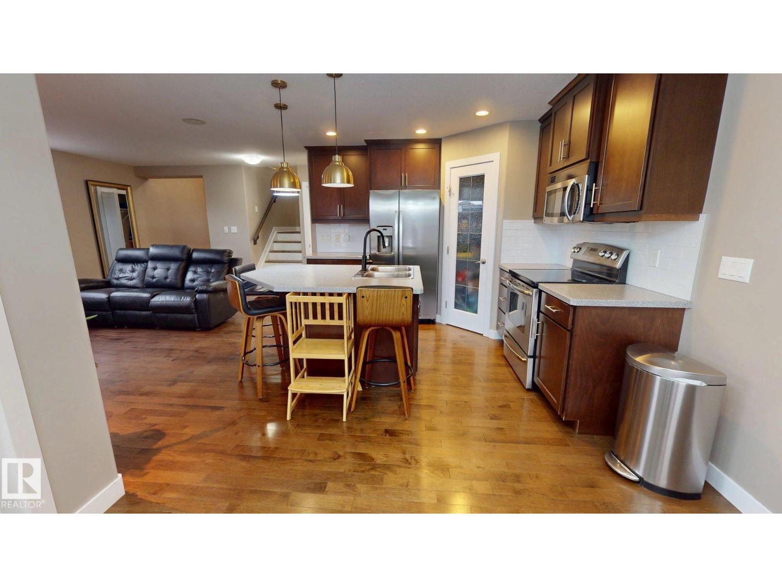 3885 GALLINGER LO NW, Edmonton