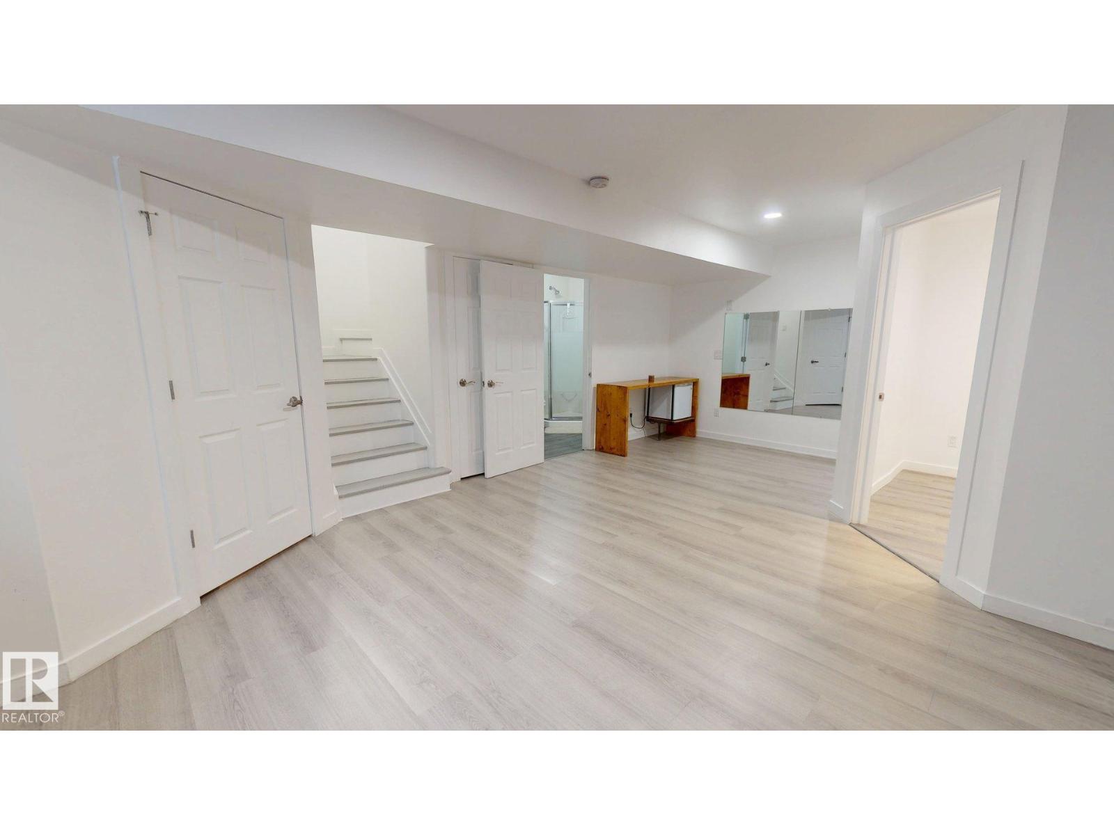 3885 GALLINGER LO NW, Edmonton