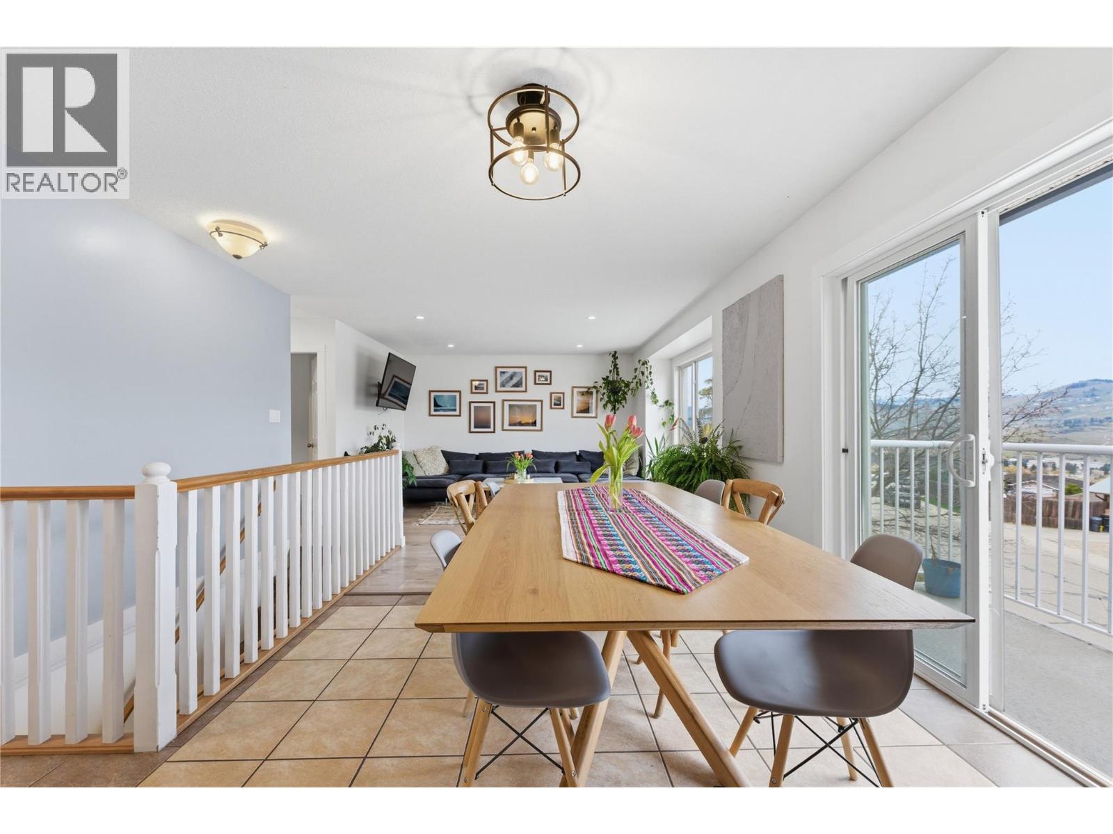 4202 15 Crescent, Vernon