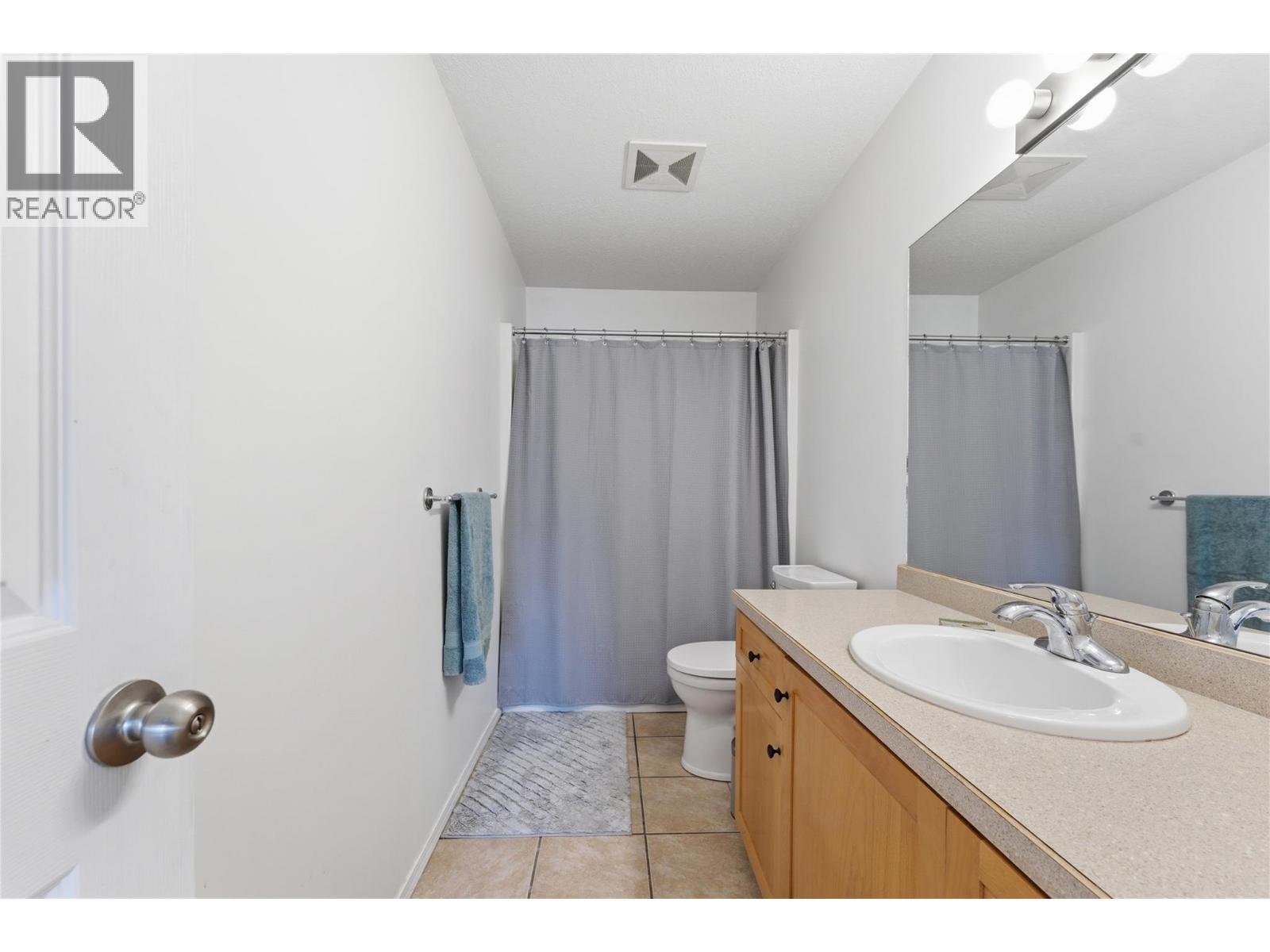 4202 15 Crescent, Vernon