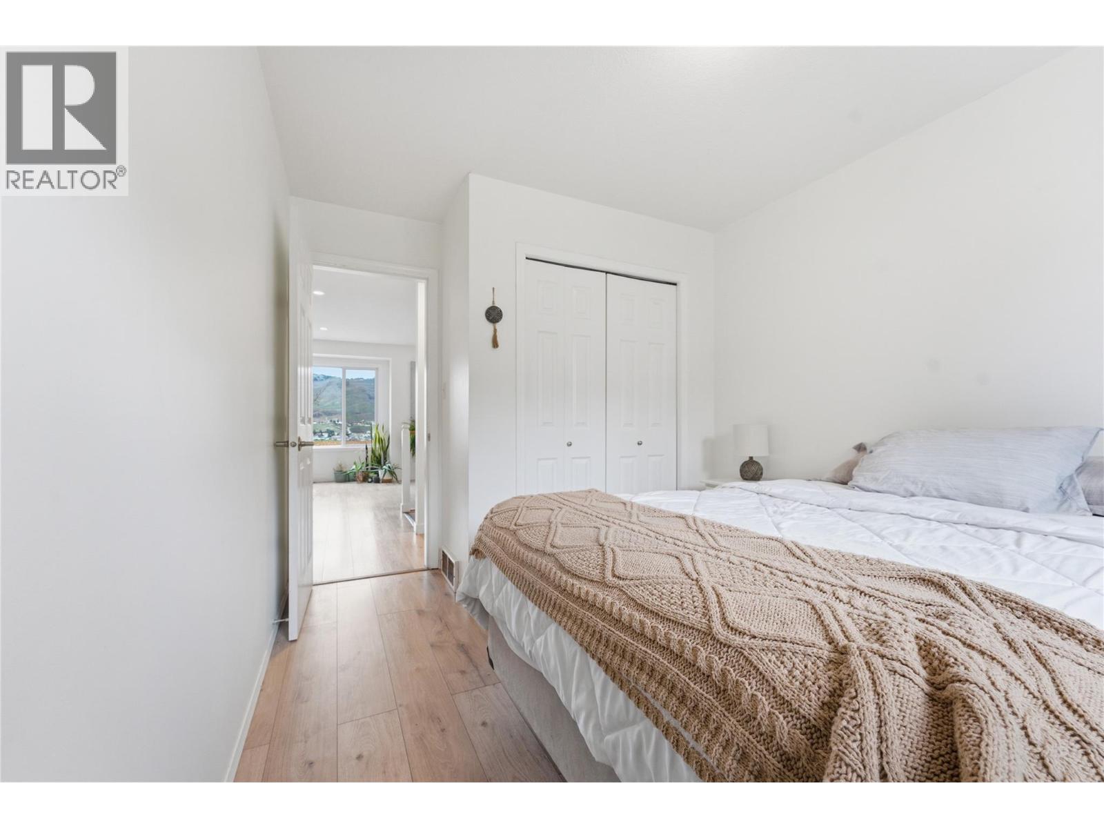 4202 15 Crescent, Vernon