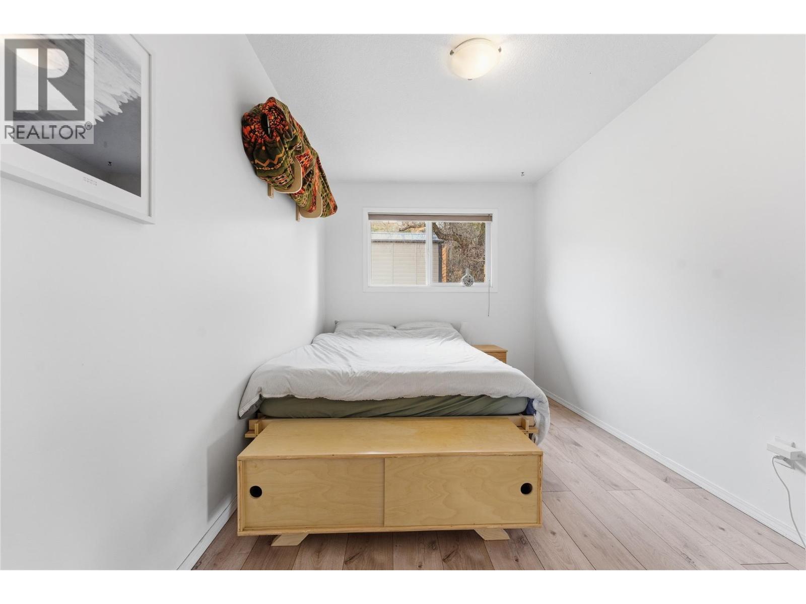 4202 15 Crescent, Vernon