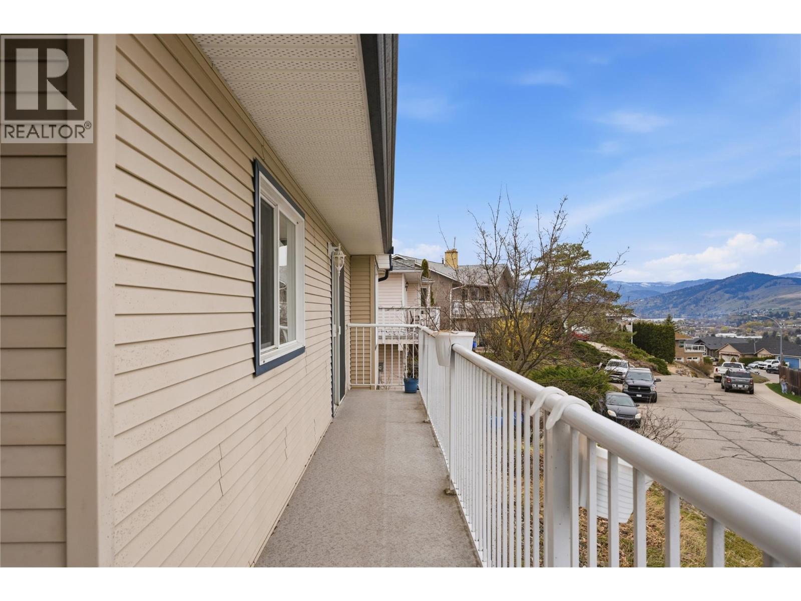 4202 15 Crescent, Vernon