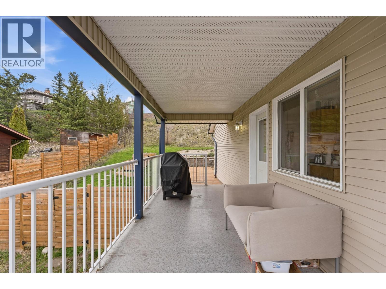 4202 15 Crescent, Vernon