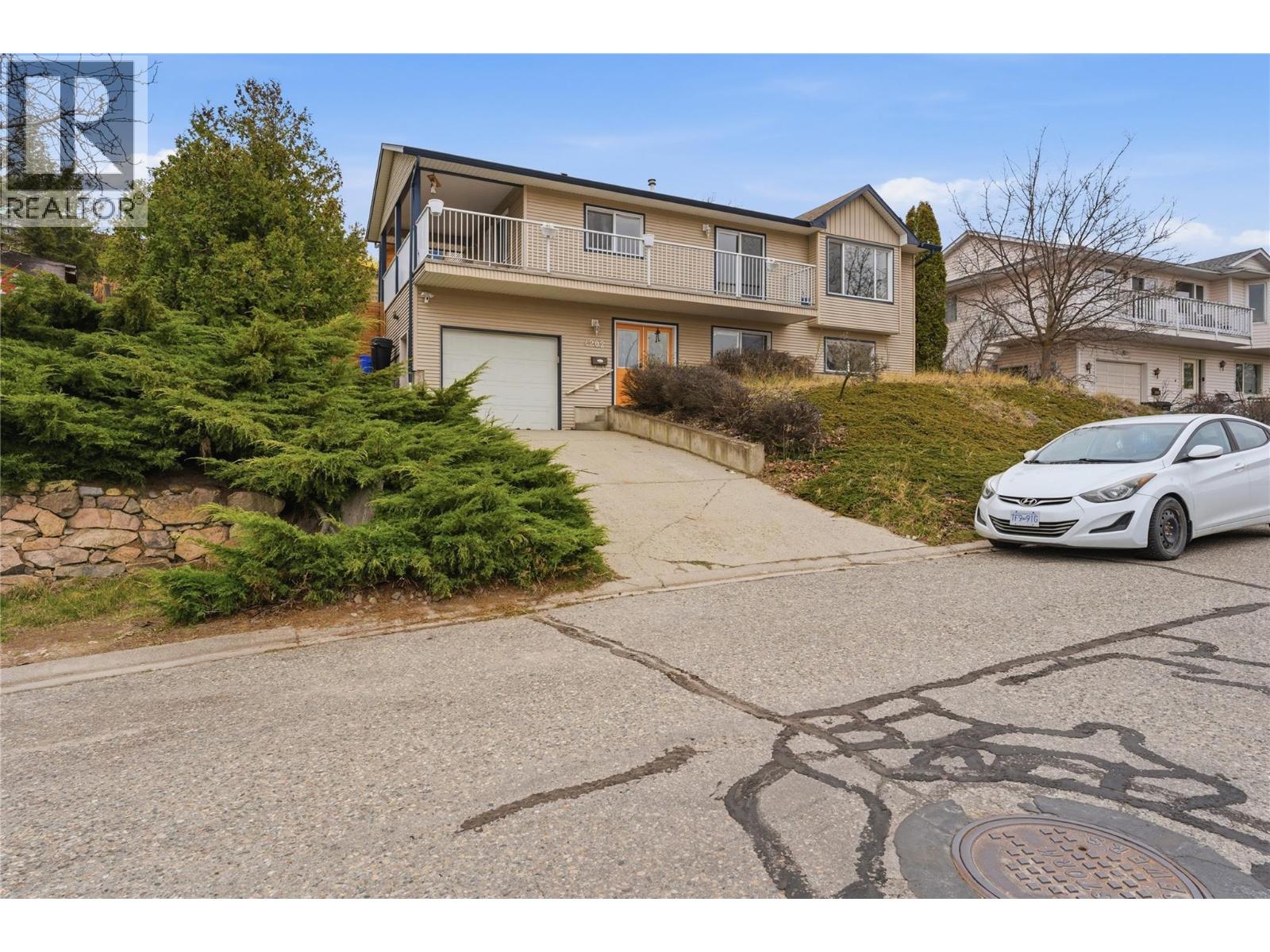 4202 15 Crescent, Vernon