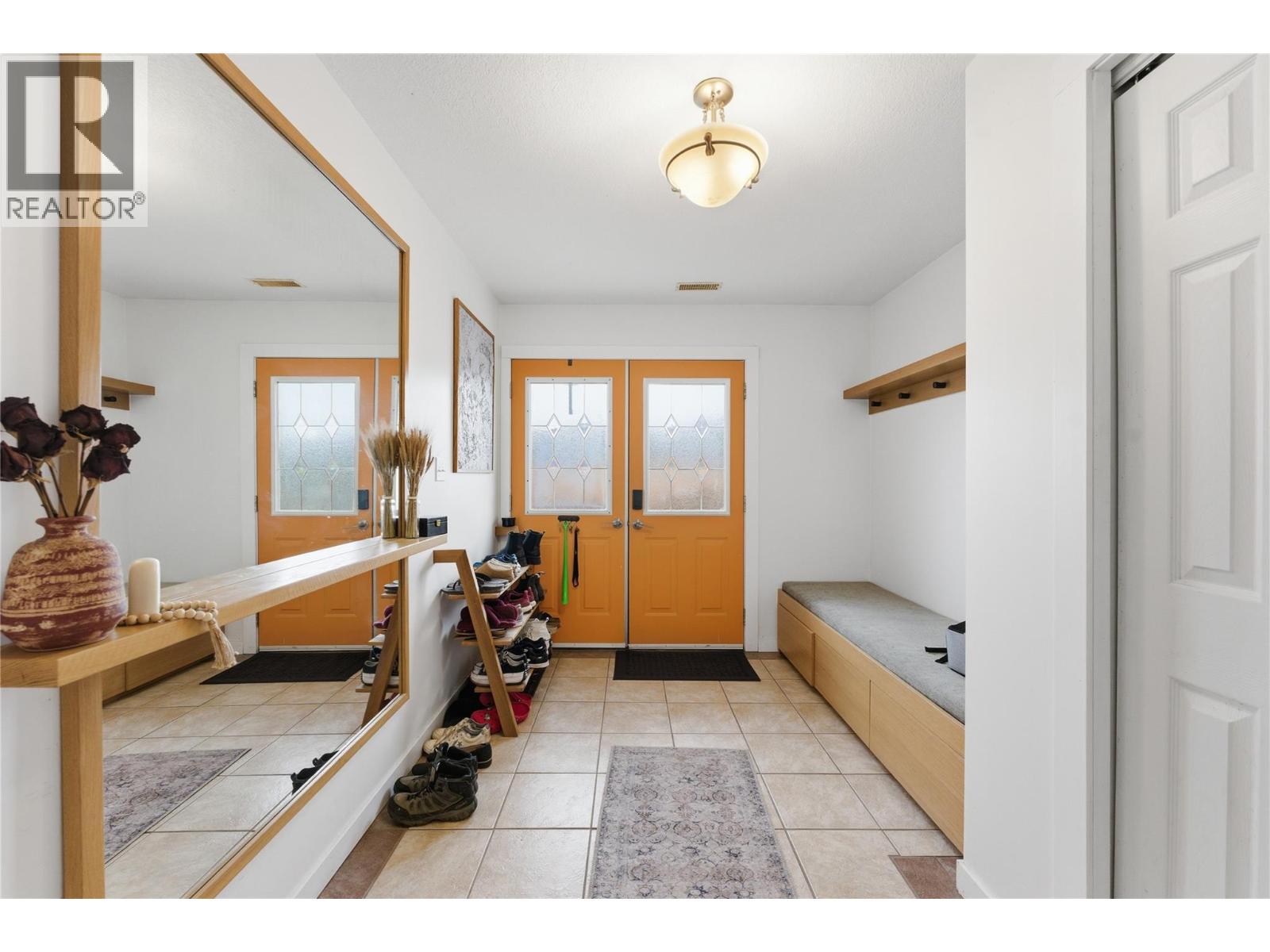 4202 15 Crescent, Vernon