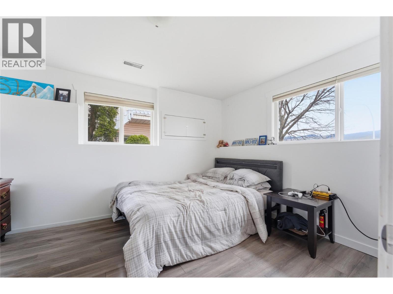 4202 15 Crescent, Vernon