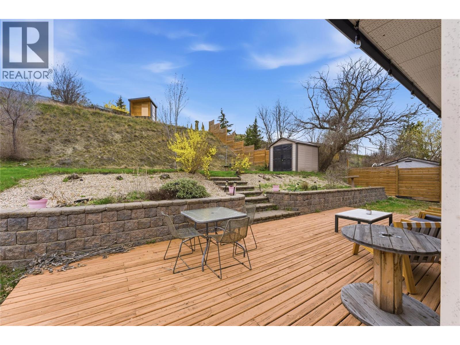 4202 15 Crescent, Vernon