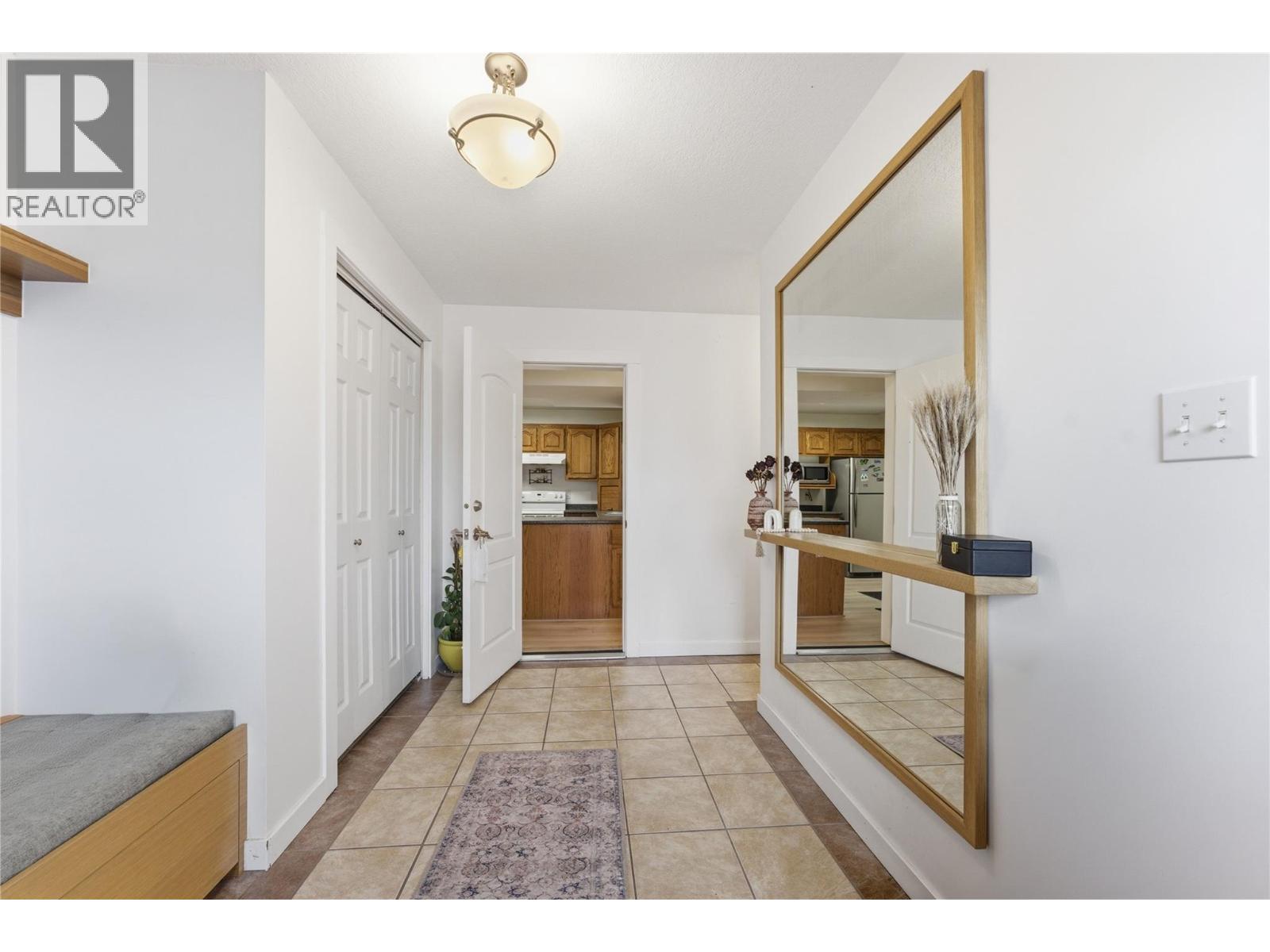 4202 15 Crescent, Vernon