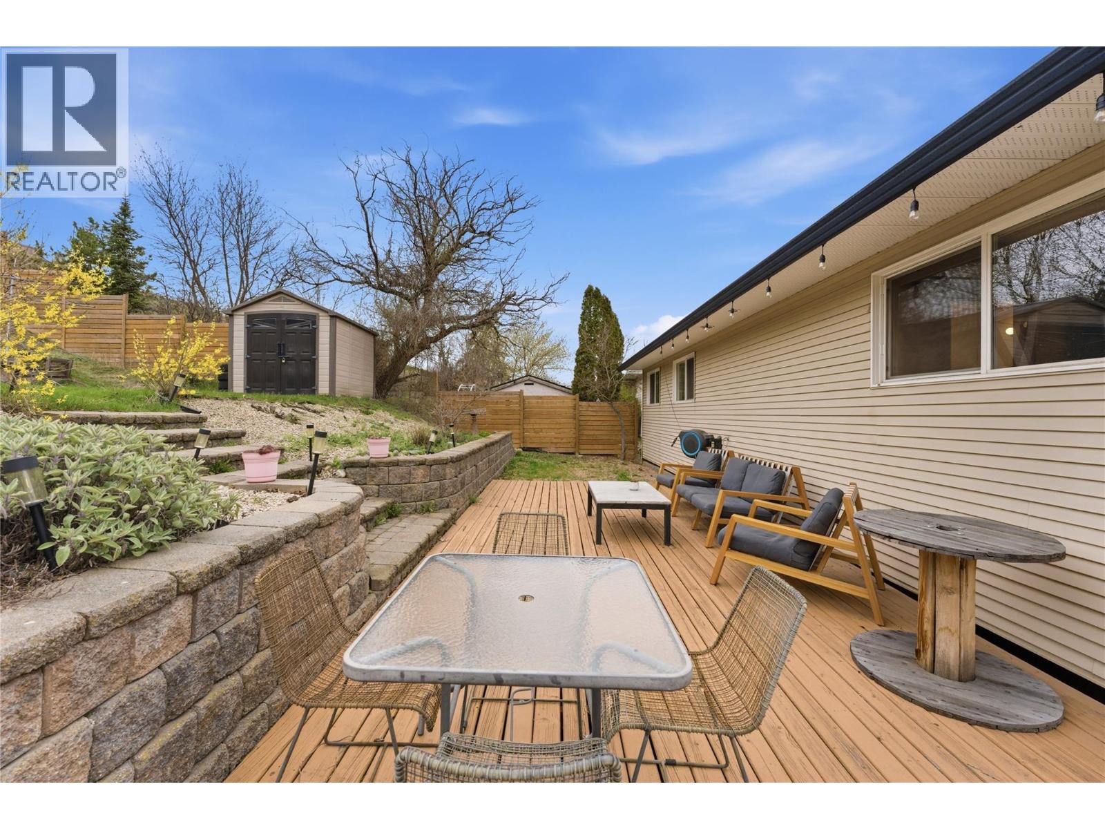 4202 15 Crescent, Vernon