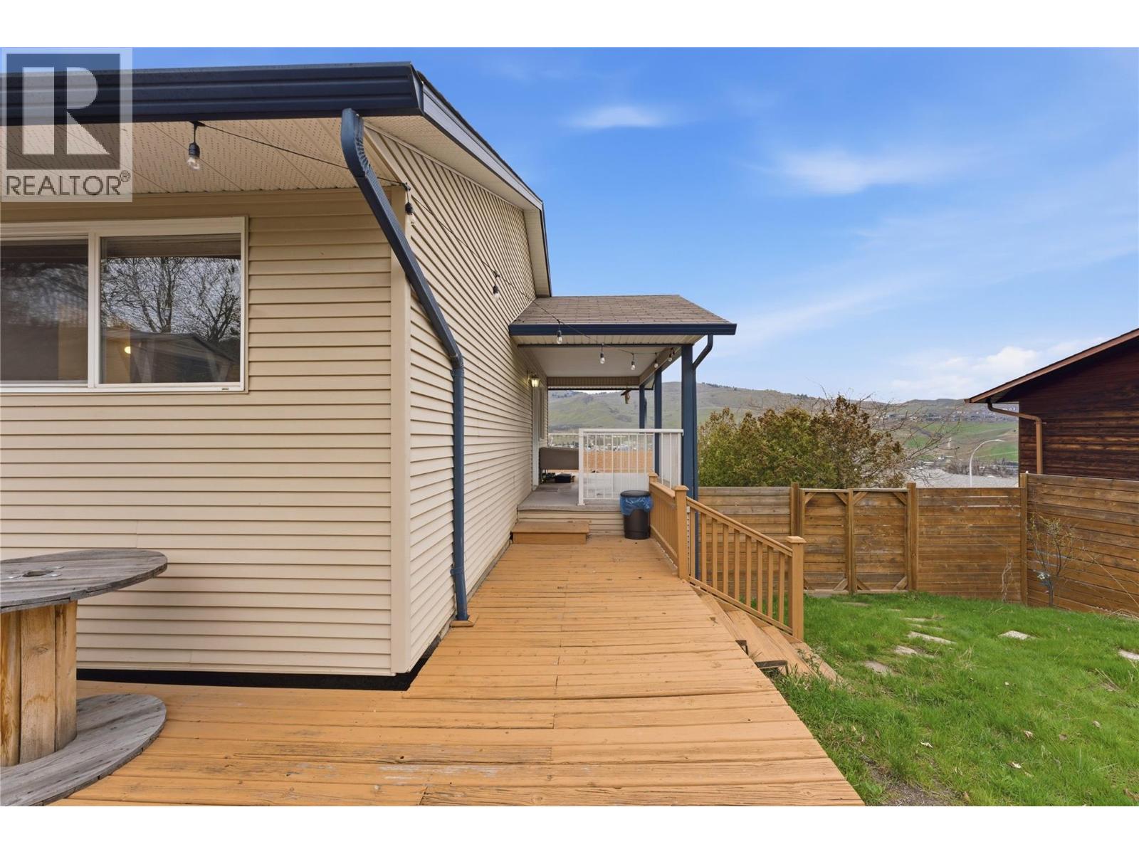 4202 15 Crescent, Vernon