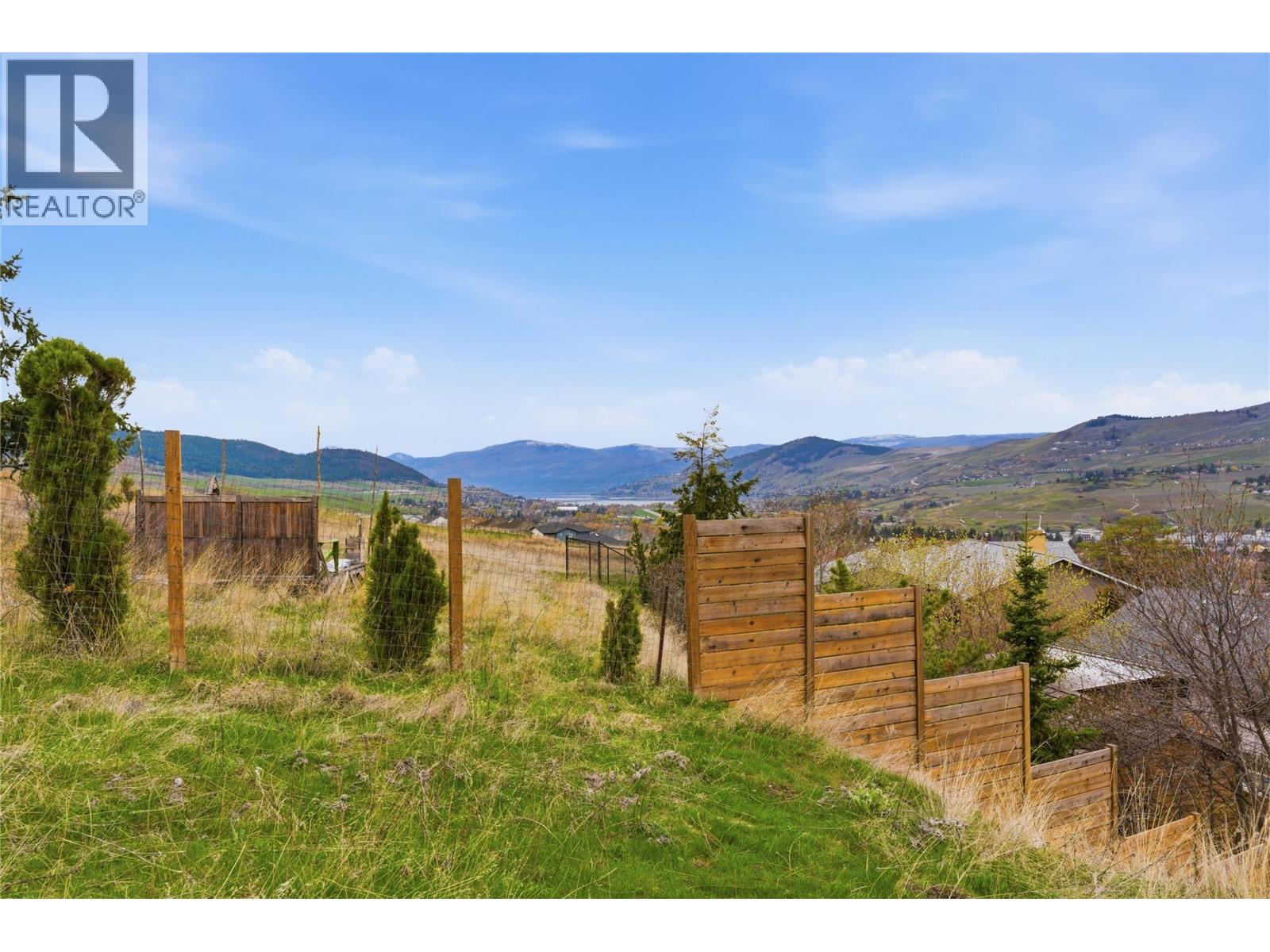 4202 15 Crescent, Vernon