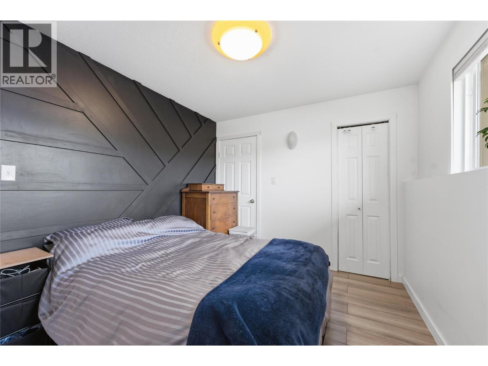 4202 15 Crescent, Vernon