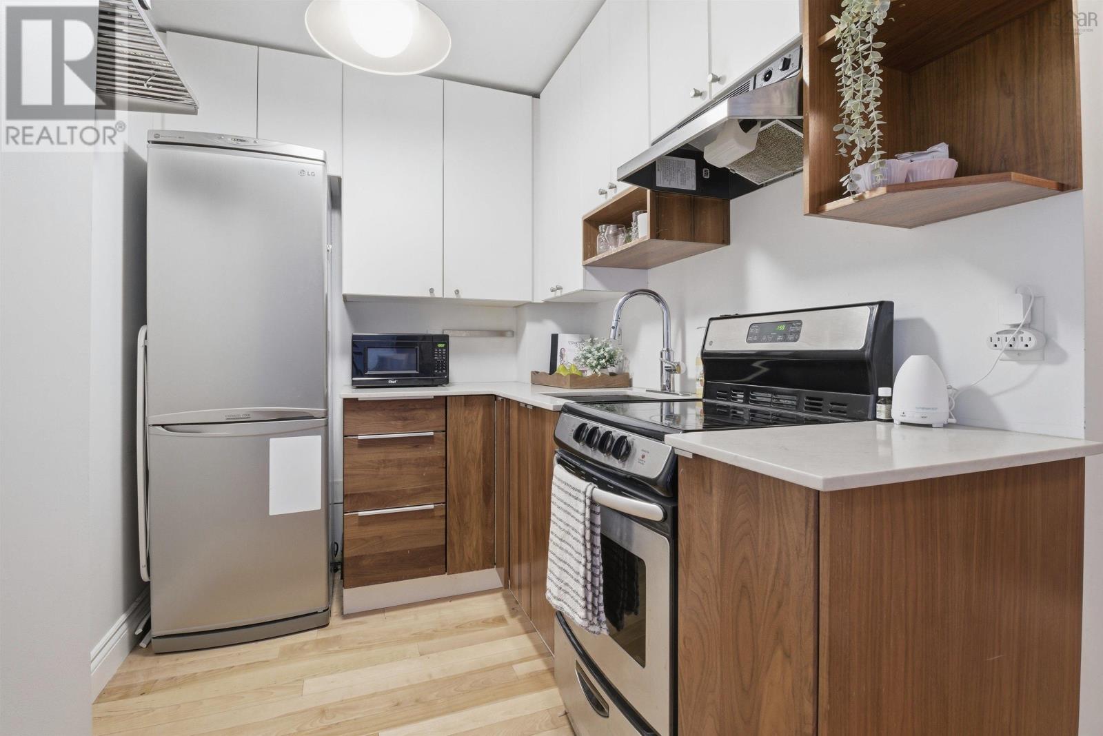 806 5959 SPRING GARDEN ROAD - Image 3