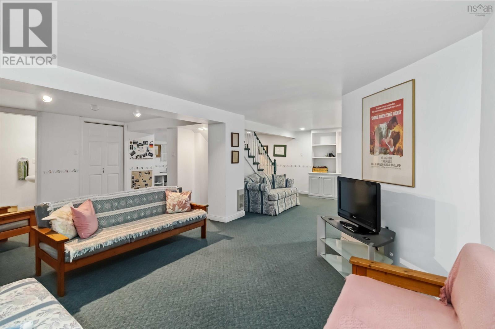 Property 36 of 47 of 198 Cresthaven Drive