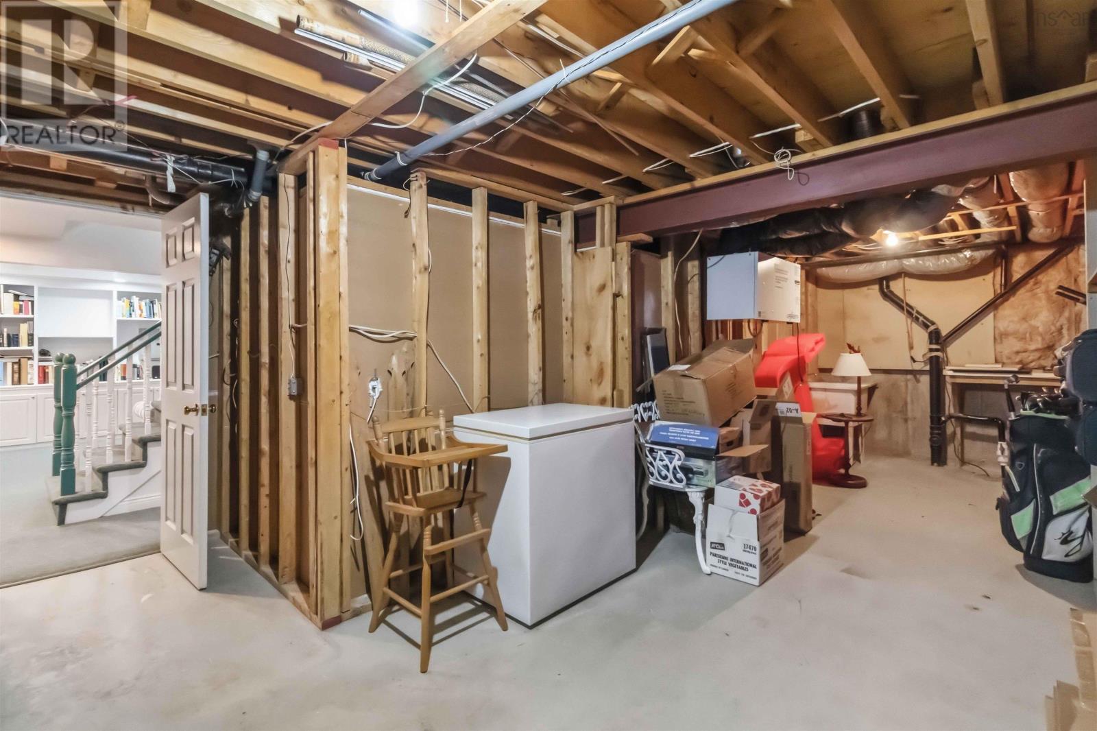 Property 43 of 47 of 198 Cresthaven Drive