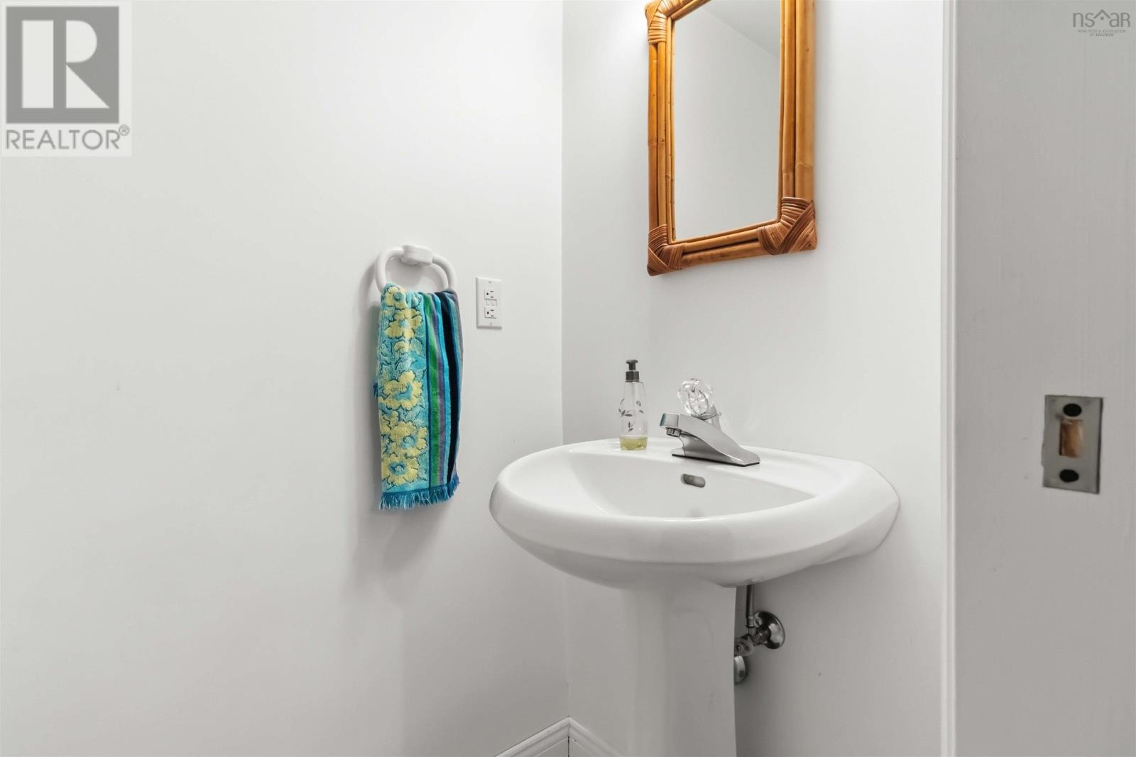 Property 40 of 47 of 198 Cresthaven Drive