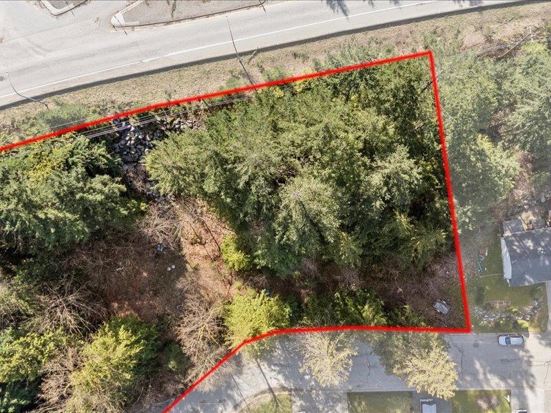 320 FORREST CRESCENT, Hope, Hope