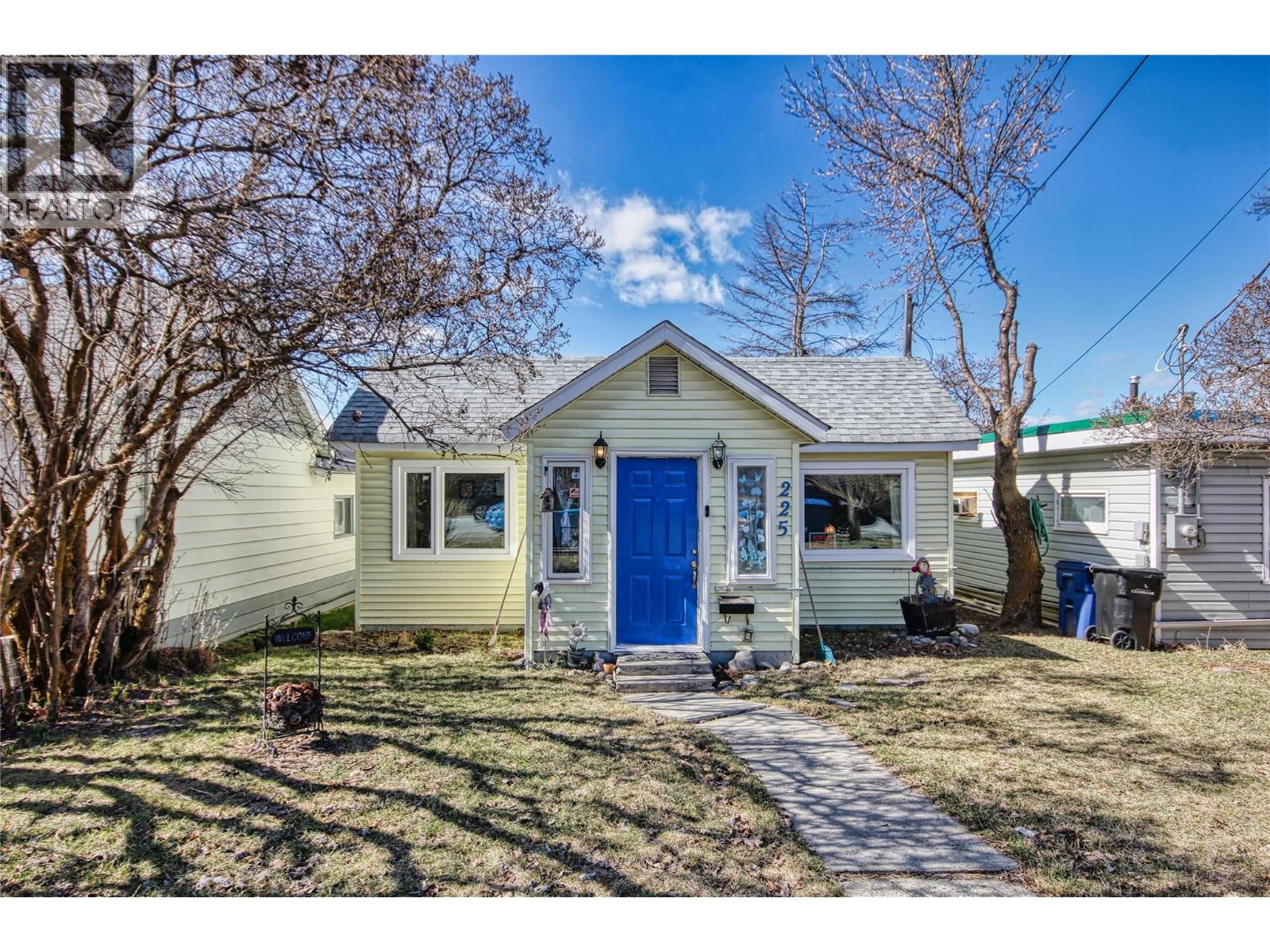 225 16 Avenue S, Cranbrook