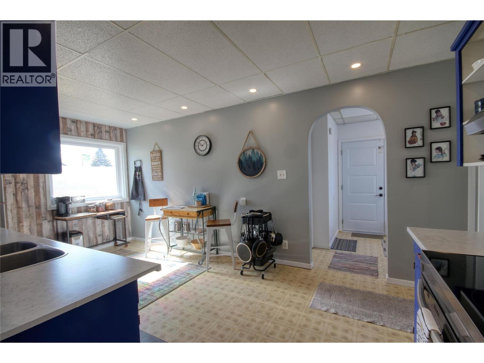 225 16 Avenue S, Cranbrook