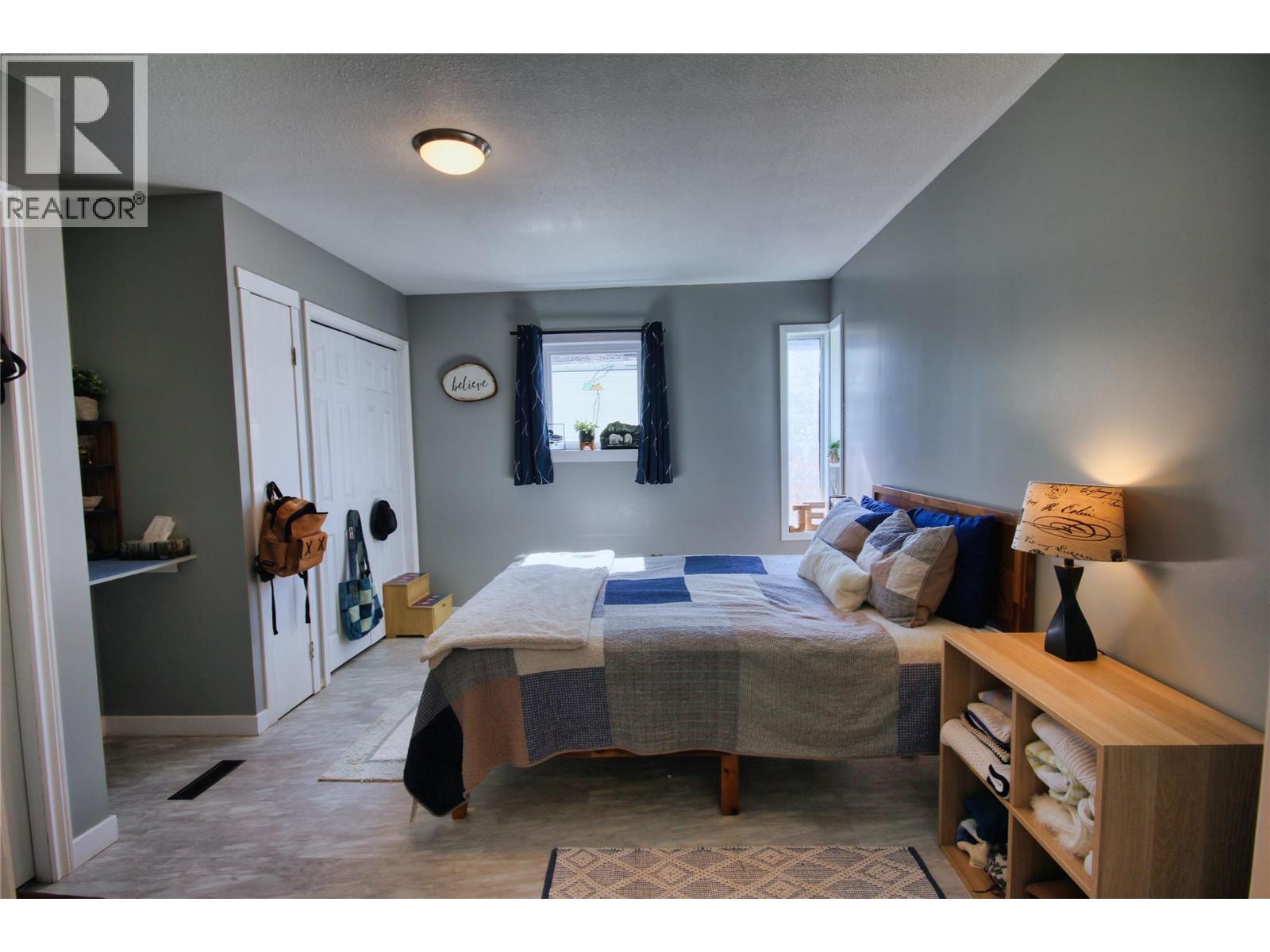 225 16 Avenue S, Cranbrook