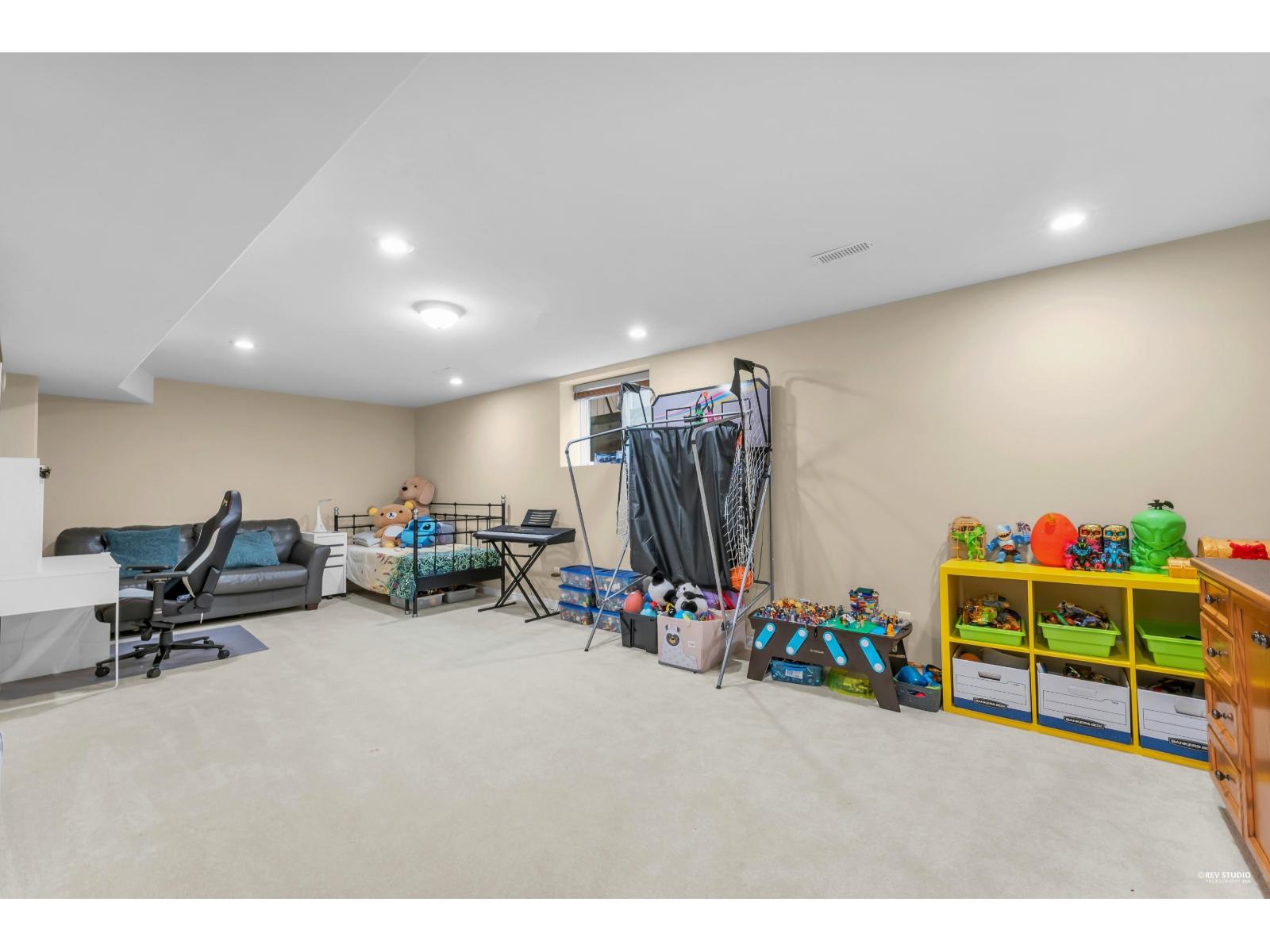 21048 86A AVENUE, Langley